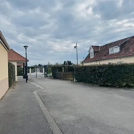 Hébergement de vacances Maison Avec Jardin Dans Résidence Fermée *